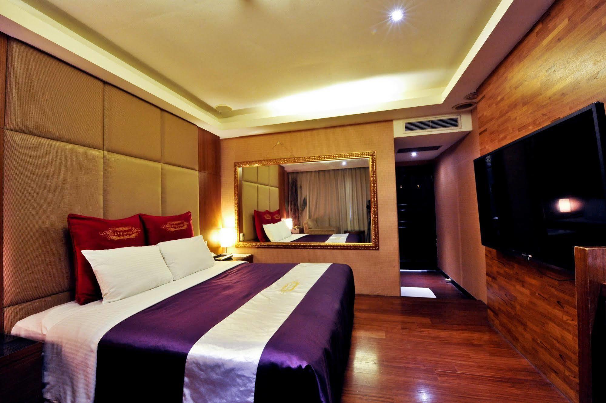 Carnival Motel Taipei Eksteriør bilde