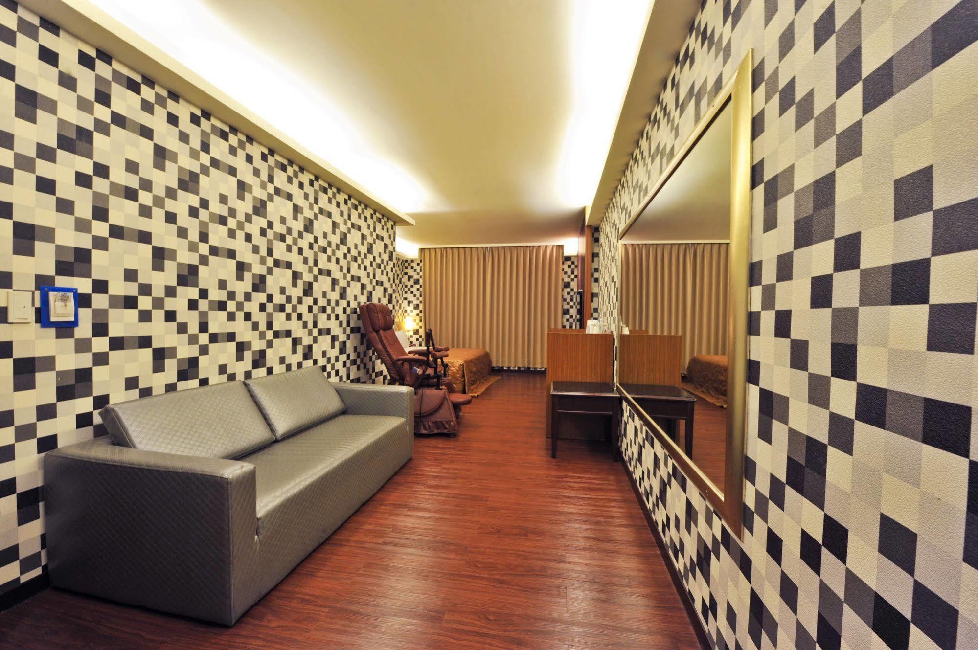 Carnival Motel Taipei Eksteriør bilde